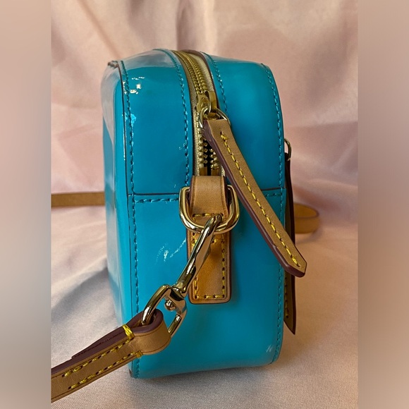 DOONEY & BOURKE BLUE TURQUOISE PATENT CAMERA ZIP CROSSBODY - Picture 6 of 10
